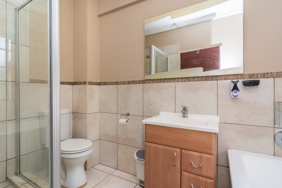 2 Bedroom Property for Sale in Willowbrook Gauteng