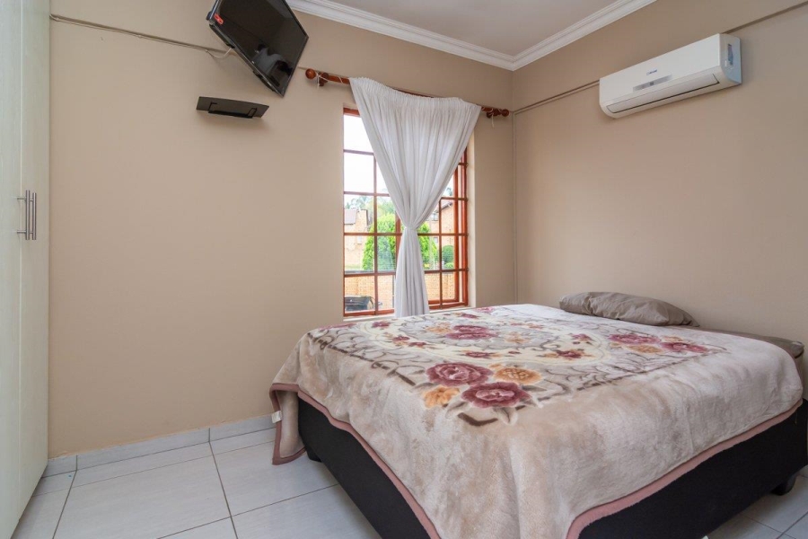 2 Bedroom Property for Sale in Willowbrook Gauteng