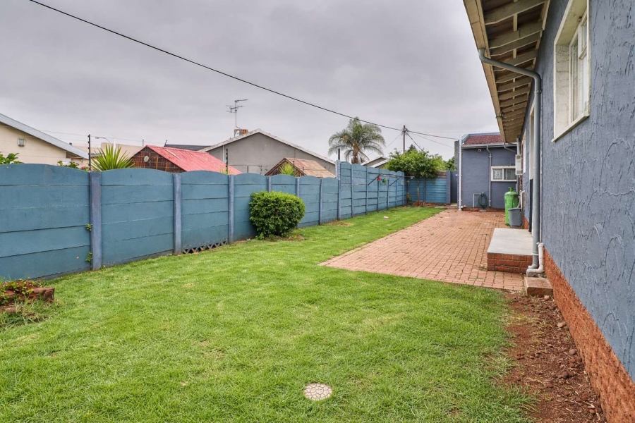 4 Bedroom Property for Sale in Verwoerdpark Gauteng