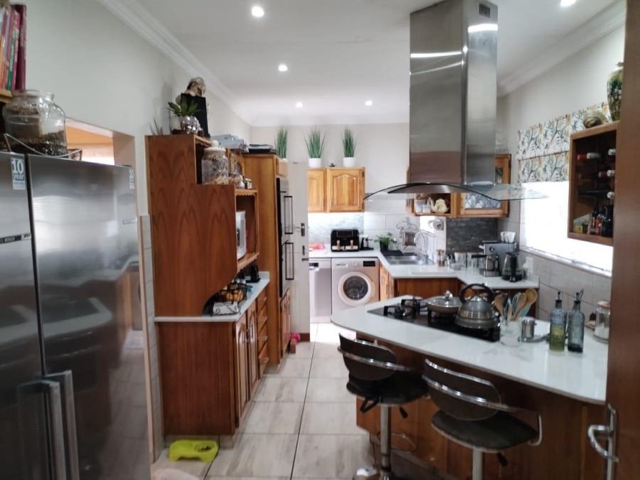 4 Bedroom Property for Sale in Ridgeway Gauteng