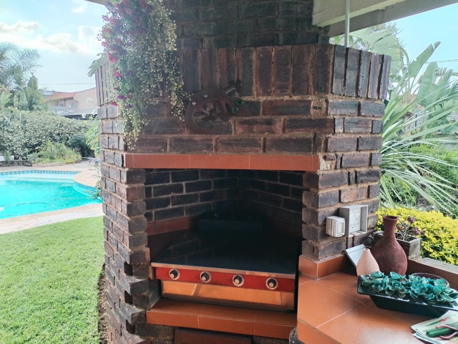 4 Bedroom Property for Sale in Ridgeway Gauteng