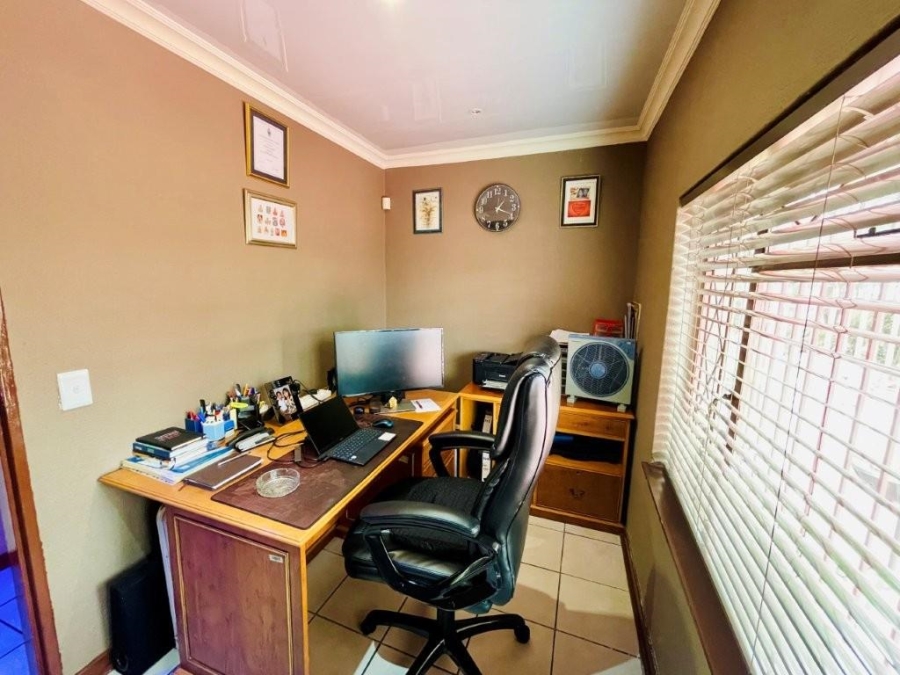 3 Bedroom Property for Sale in Brackenhurst Gauteng