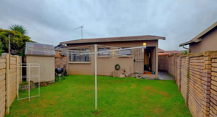 2 Bedroom Property for Sale in Meyersdal Gauteng