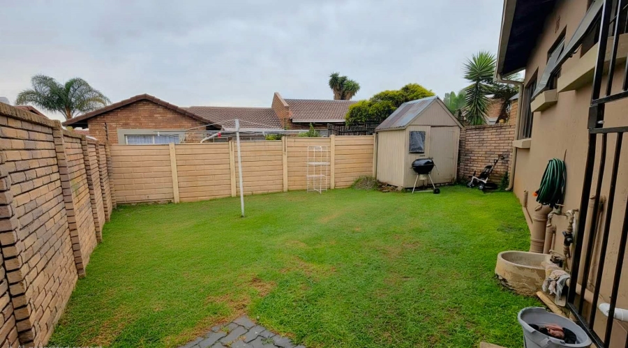 2 Bedroom Property for Sale in Meyersdal Gauteng