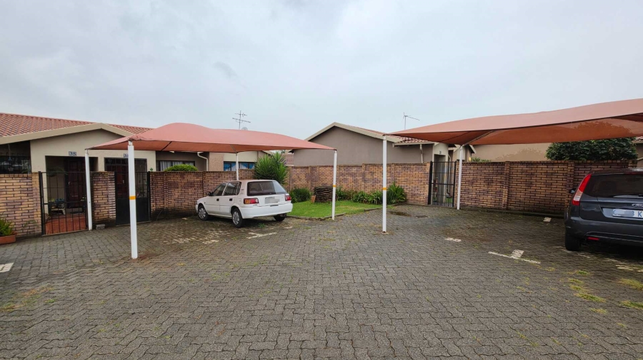2 Bedroom Property for Sale in Meyersdal Gauteng