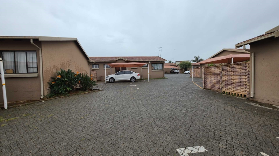 2 Bedroom Property for Sale in Meyersdal Gauteng