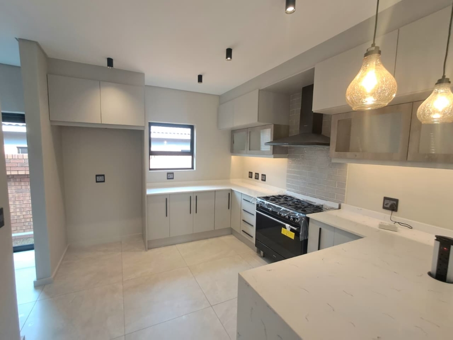 3 Bedroom Property for Sale in Brackenhurst Gauteng