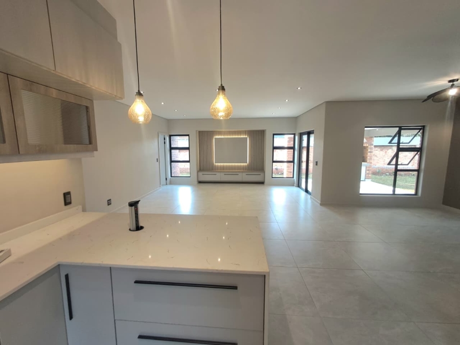 3 Bedroom Property for Sale in Brackenhurst Gauteng