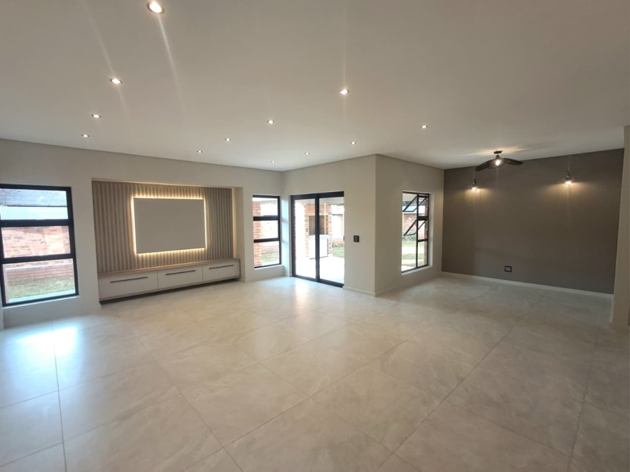 3 Bedroom Property for Sale in Brackenhurst Gauteng
