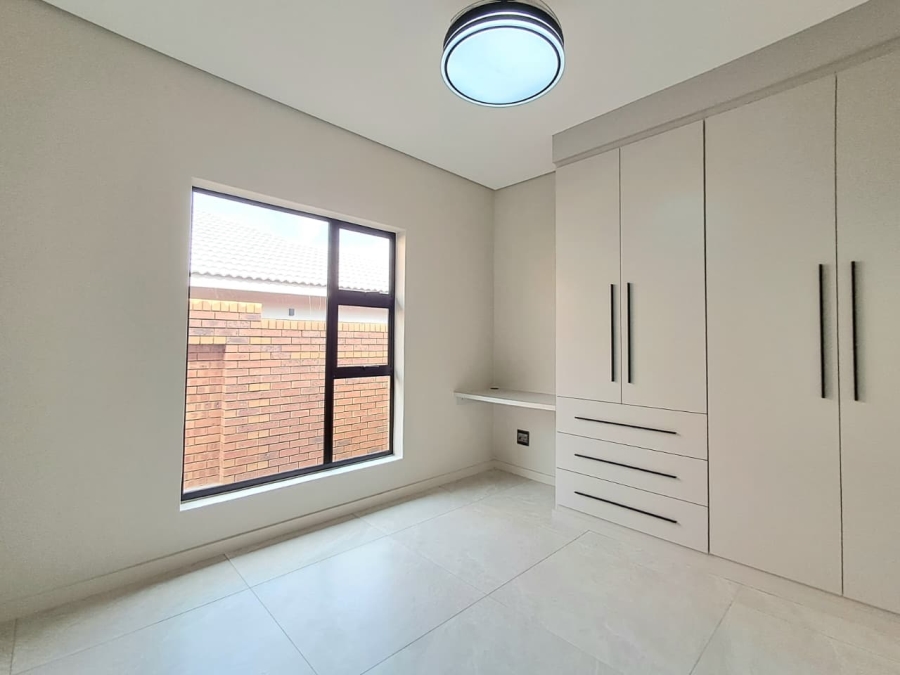 3 Bedroom Property for Sale in Brackenhurst Gauteng