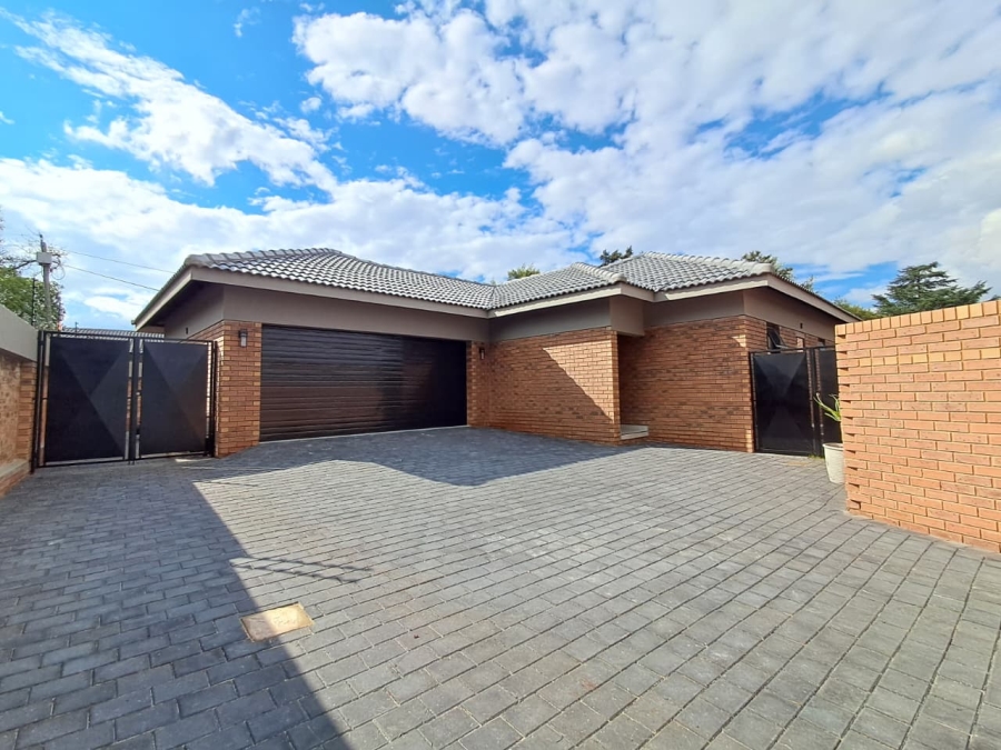 3 Bedroom Property for Sale in Brackenhurst Gauteng