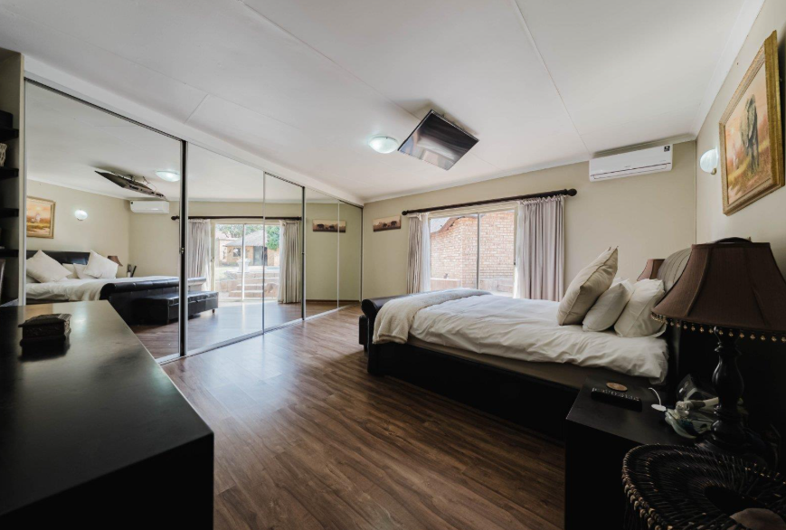 5 Bedroom Property for Sale in Brackenhurst Gauteng