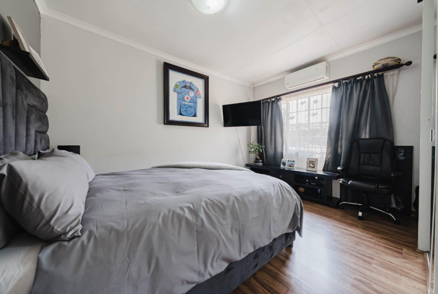 5 Bedroom Property for Sale in Brackenhurst Gauteng