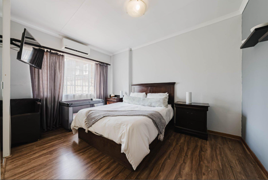 5 Bedroom Property for Sale in Brackenhurst Gauteng