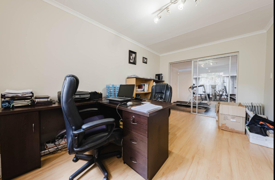 5 Bedroom Property for Sale in Brackenhurst Gauteng