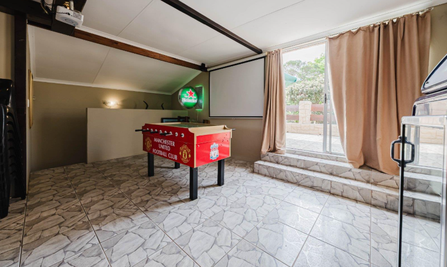 5 Bedroom Property for Sale in Brackenhurst Gauteng