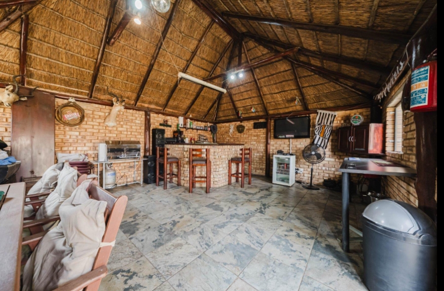 5 Bedroom Property for Sale in Brackenhurst Gauteng