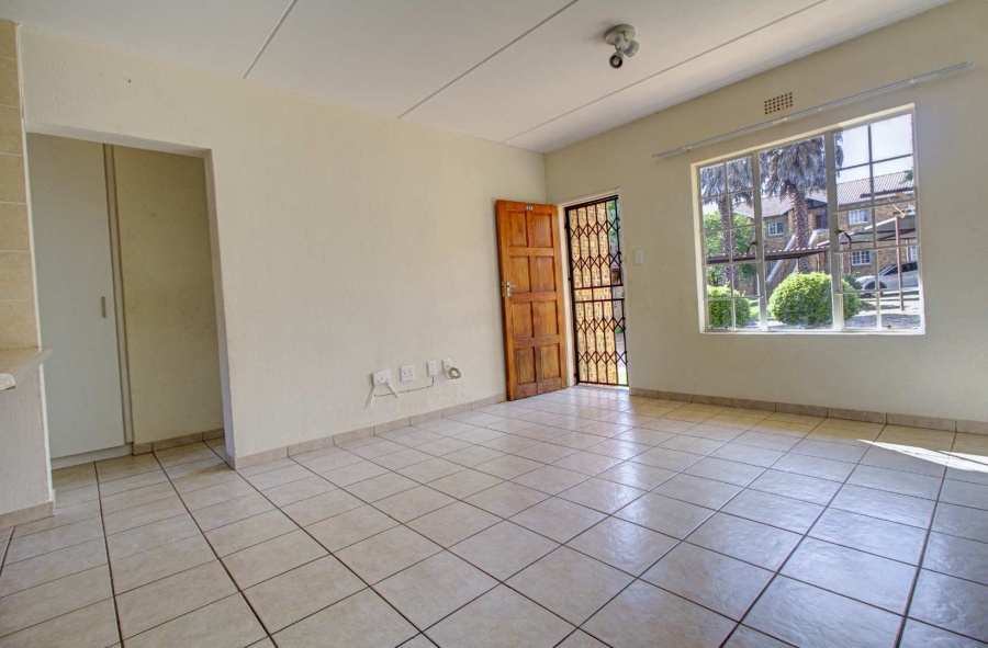 2 Bedroom Property for Sale in Strubensvallei Gauteng
