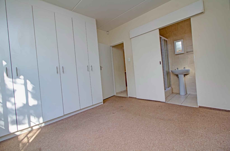 2 Bedroom Property for Sale in Strubensvallei Gauteng