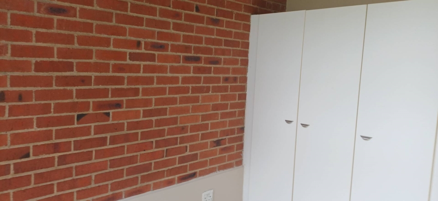 To Let 1 Bedroom Property for Rent in Houghton Estate Gauteng