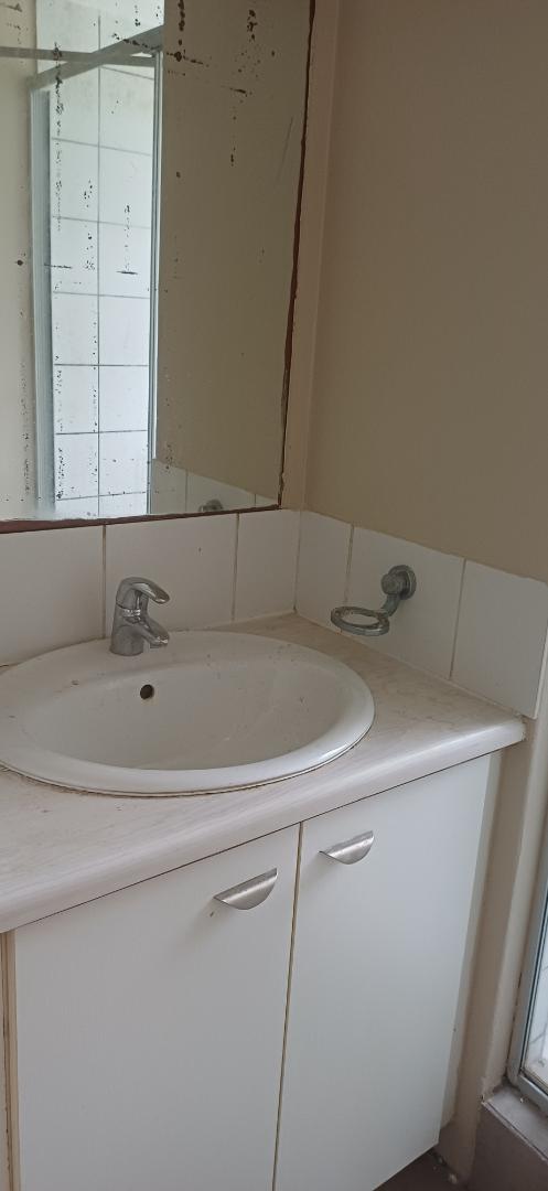 To Let 1 Bedroom Property for Rent in Houghton Estate Gauteng