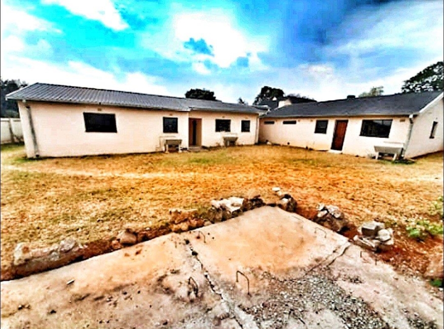 6 Bedroom Property for Sale in Glen Austin Gauteng