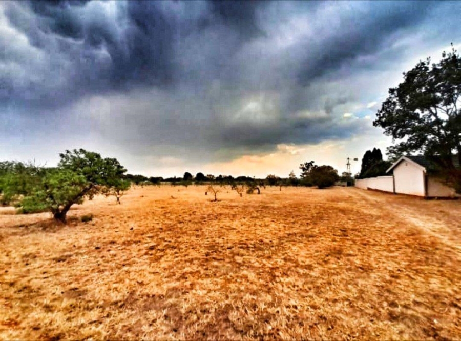 6 Bedroom Property for Sale in Glen Austin Gauteng