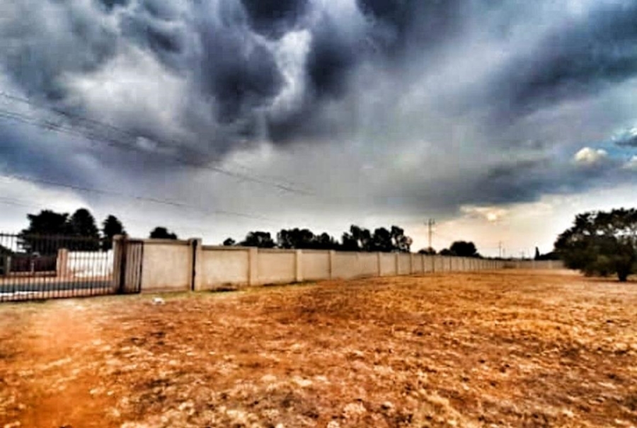 6 Bedroom Property for Sale in Glen Austin Gauteng