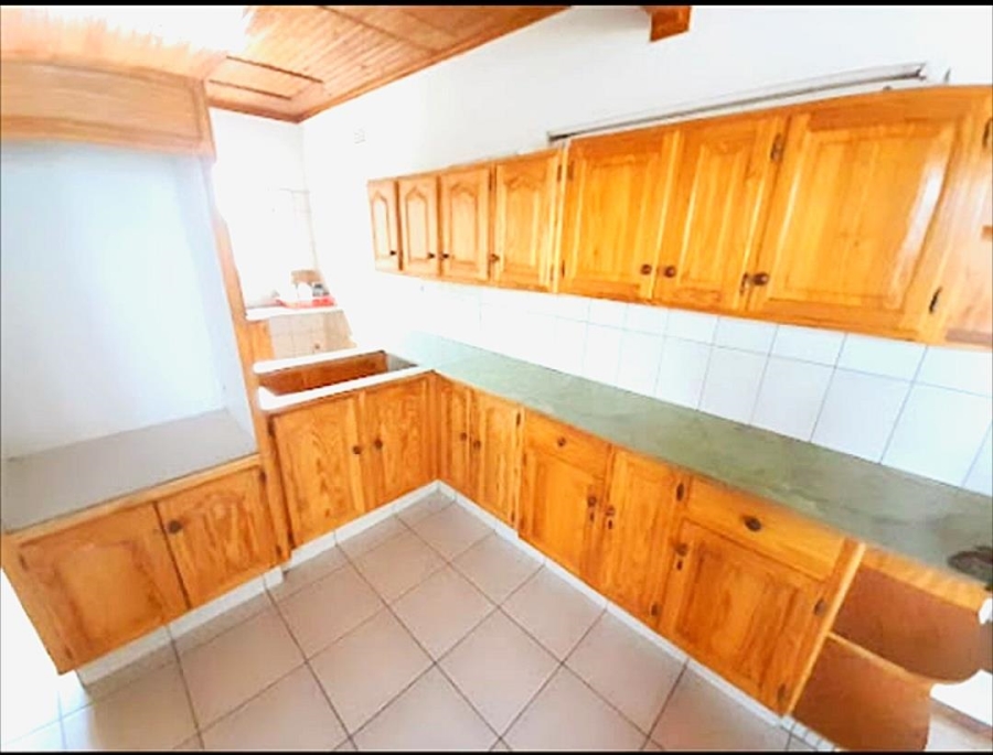 6 Bedroom Property for Sale in Glen Austin Gauteng