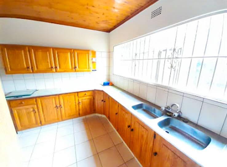 6 Bedroom Property for Sale in Glen Austin Gauteng