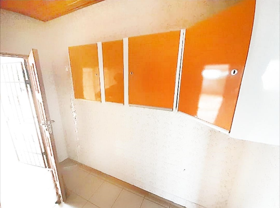 6 Bedroom Property for Sale in Glen Austin Gauteng