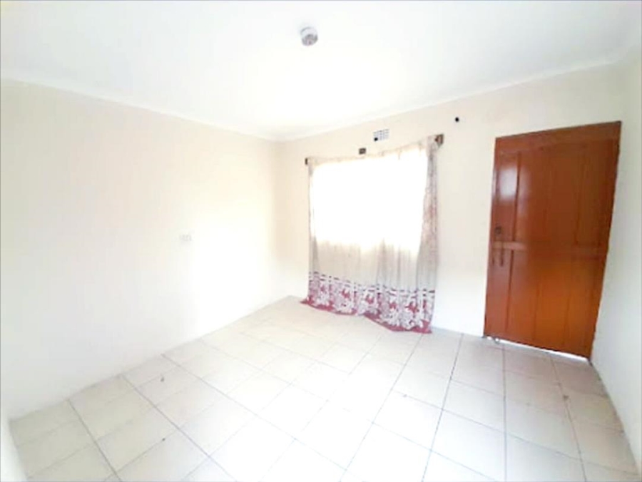 6 Bedroom Property for Sale in Glen Austin Gauteng