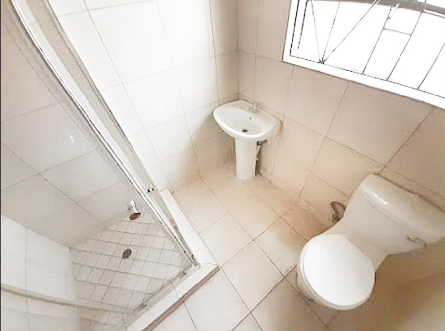 6 Bedroom Property for Sale in Glen Austin Gauteng