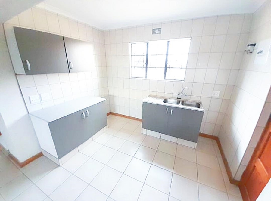 6 Bedroom Property for Sale in Glen Austin Gauteng