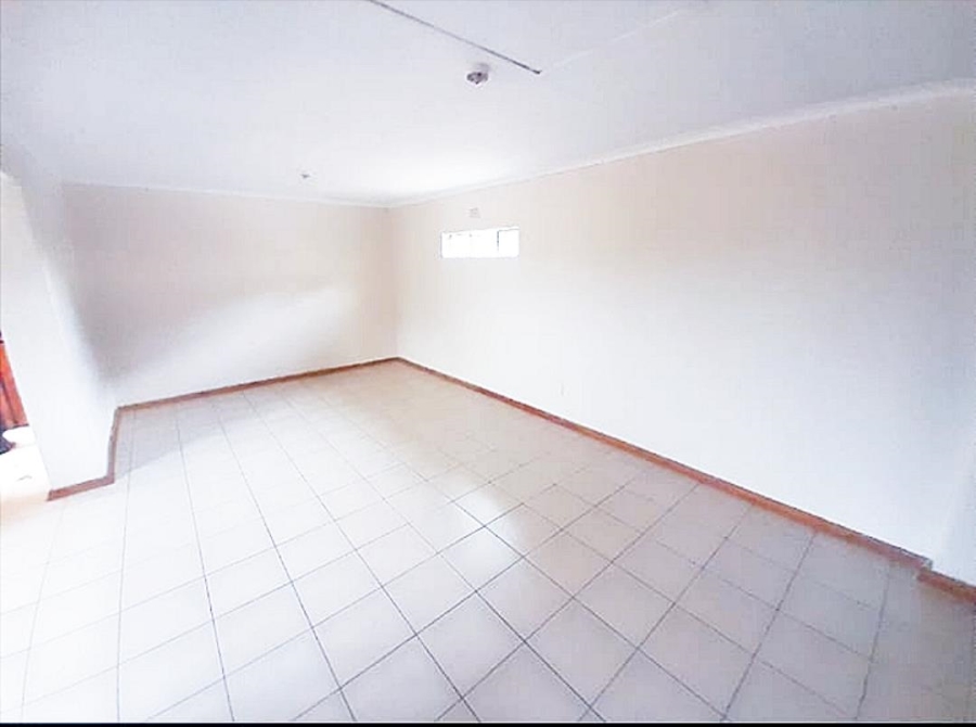 6 Bedroom Property for Sale in Glen Austin Gauteng