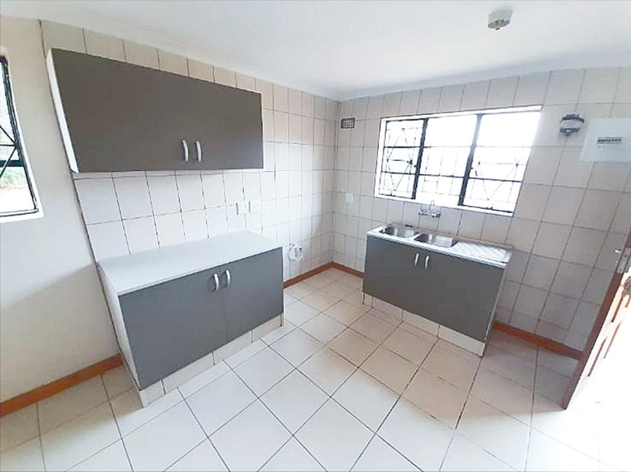 6 Bedroom Property for Sale in Glen Austin Gauteng