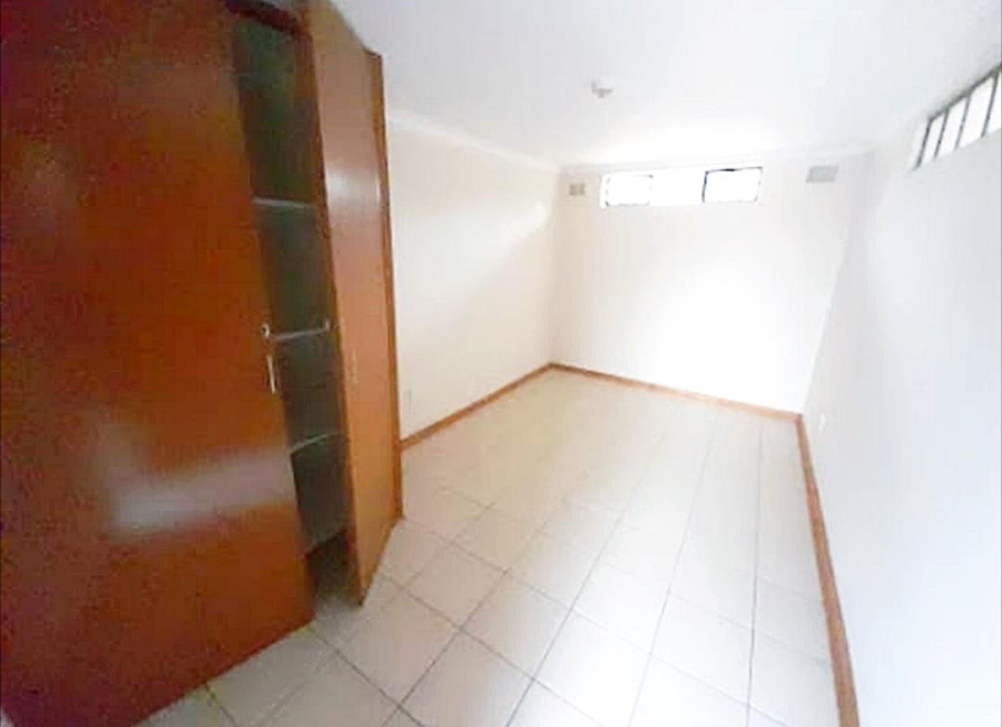 6 Bedroom Property for Sale in Glen Austin Gauteng