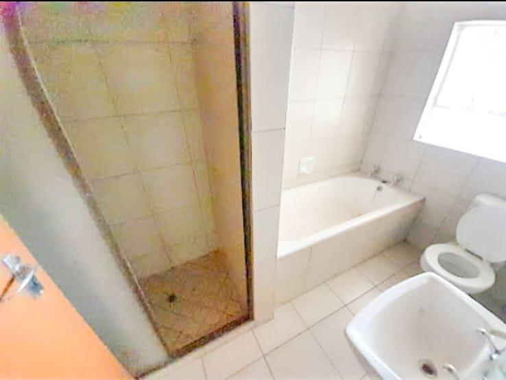 6 Bedroom Property for Sale in Glen Austin Gauteng