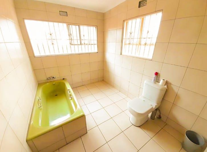 6 Bedroom Property for Sale in Glen Austin Gauteng