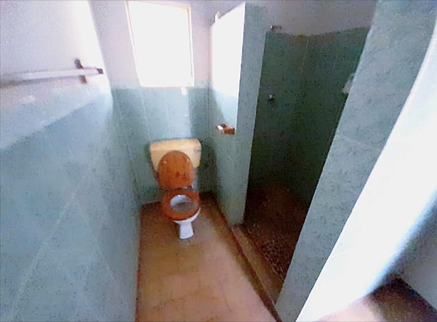 6 Bedroom Property for Sale in Glen Austin Gauteng