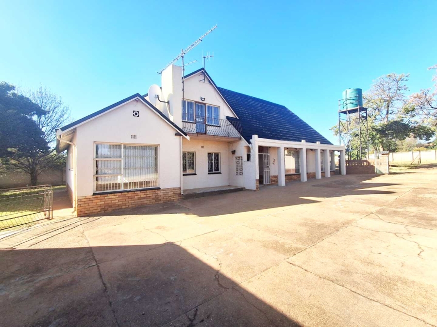 6 Bedroom Property for Sale in Glen Austin Gauteng