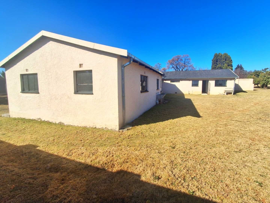 6 Bedroom Property for Sale in Glen Austin Gauteng