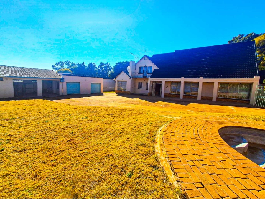 6 Bedroom Property for Sale in Glen Austin Gauteng