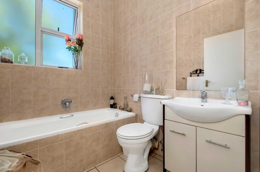 To Let 2 Bedroom Property for Rent in Bryanston Gauteng
