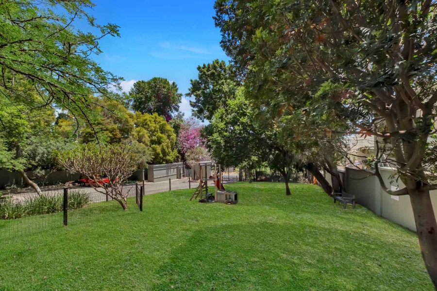 To Let 2 Bedroom Property for Rent in Bryanston Gauteng