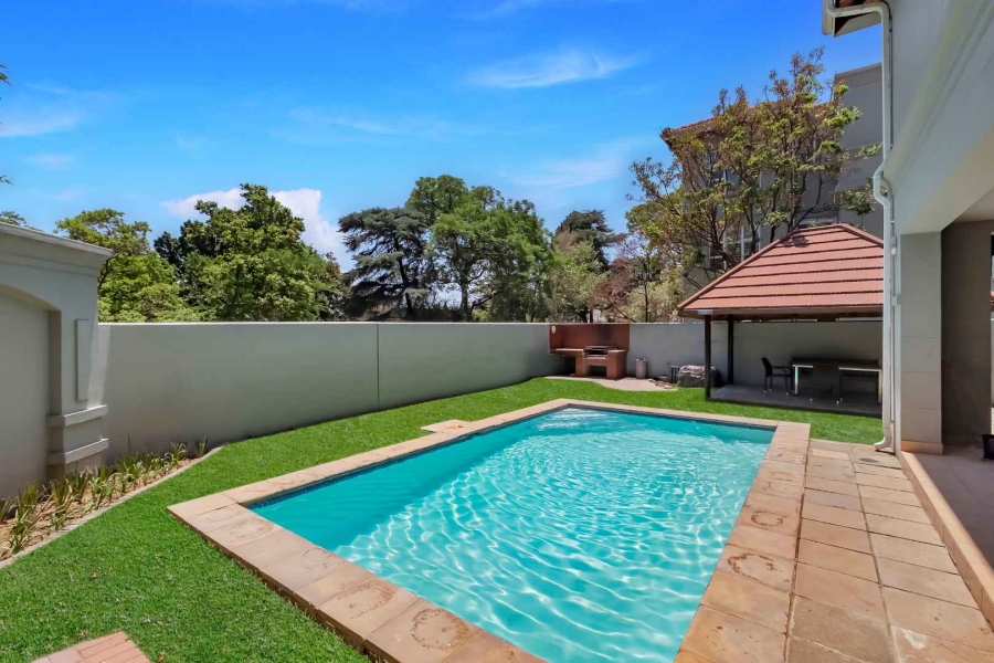 To Let 2 Bedroom Property for Rent in Bryanston Gauteng