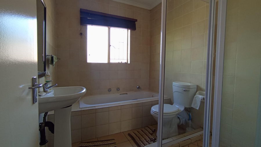 3 Bedroom Property for Sale in Heuwelsig Estate Gauteng