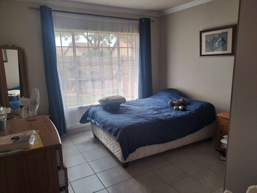 2 Bedroom Property for Sale in Highveld Gauteng
