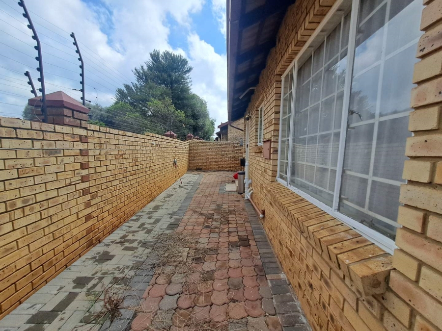 2 Bedroom Property for Sale in Highveld Gauteng