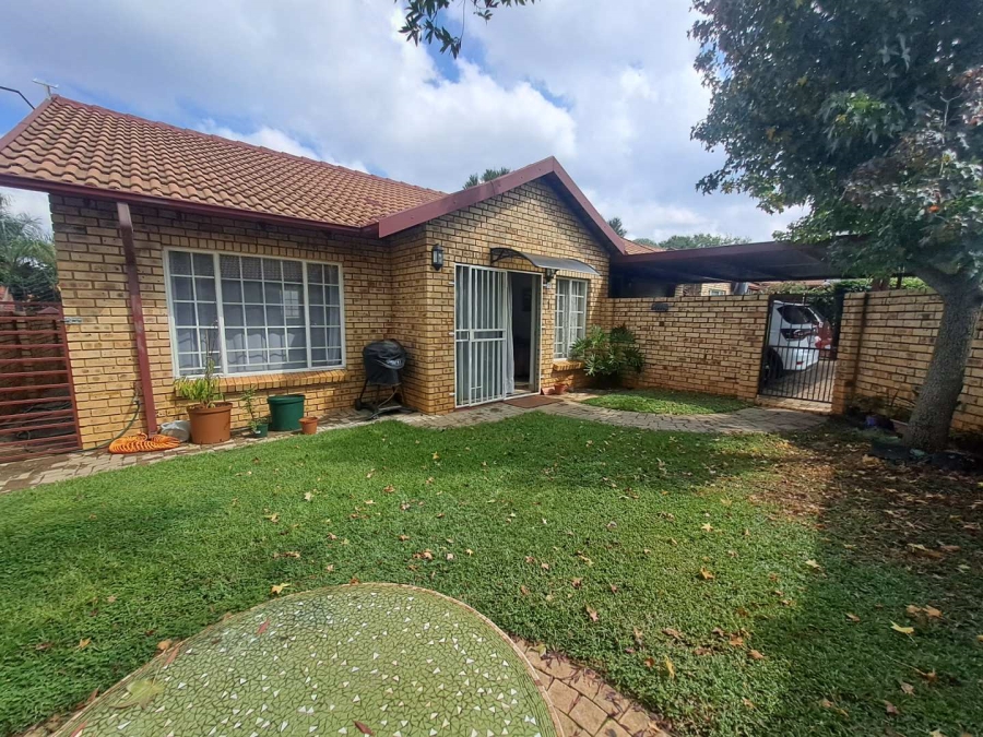 2 Bedroom Property for Sale in Highveld Gauteng